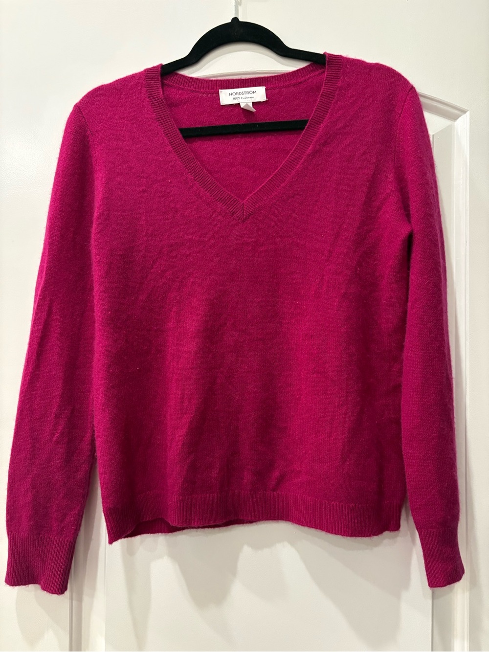 Nordstrom magenta cashmere vneck size M sweater